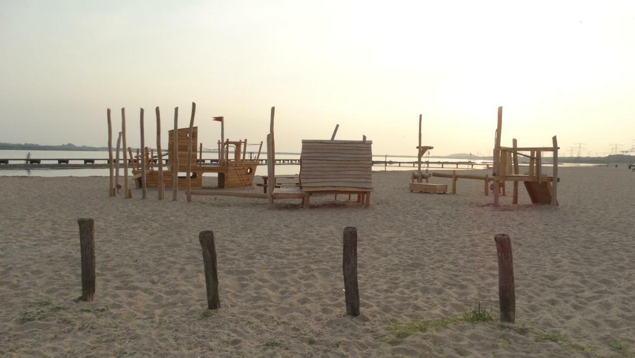 Beach Hotel Oostvoorne Exterior foto